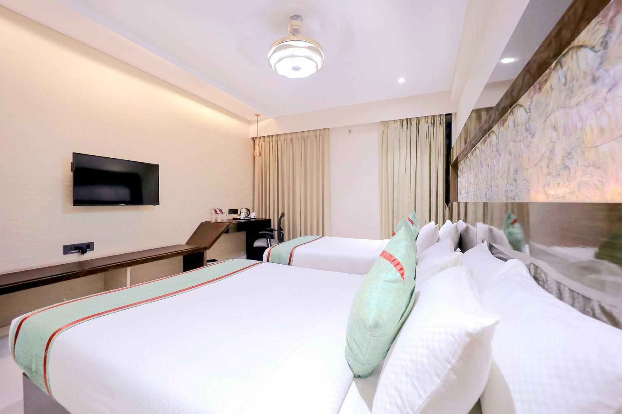 Hotel Ramida Plaza At Delhi Airport นิวเดลี ภายนอก รูปภาพ